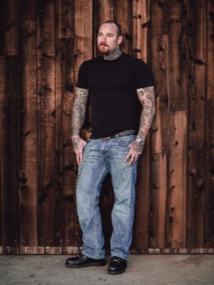  Artist Brandon Garic Notch - Photograph by www.J-Morton.com 